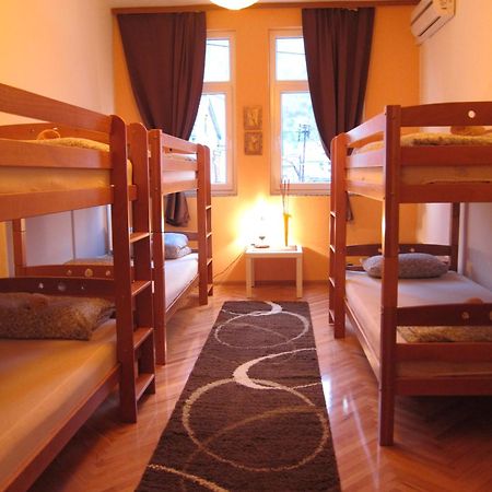 מוסטר Hostel Taso'S House מראה חיצוני תמונה